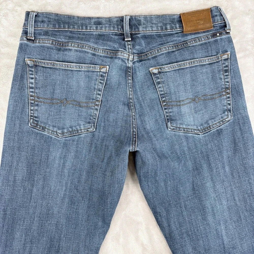 Lucky Brand‎ Jeans Mens 36x32 (Fits 34x30) Blue 221 Straight Classic Medium Wash